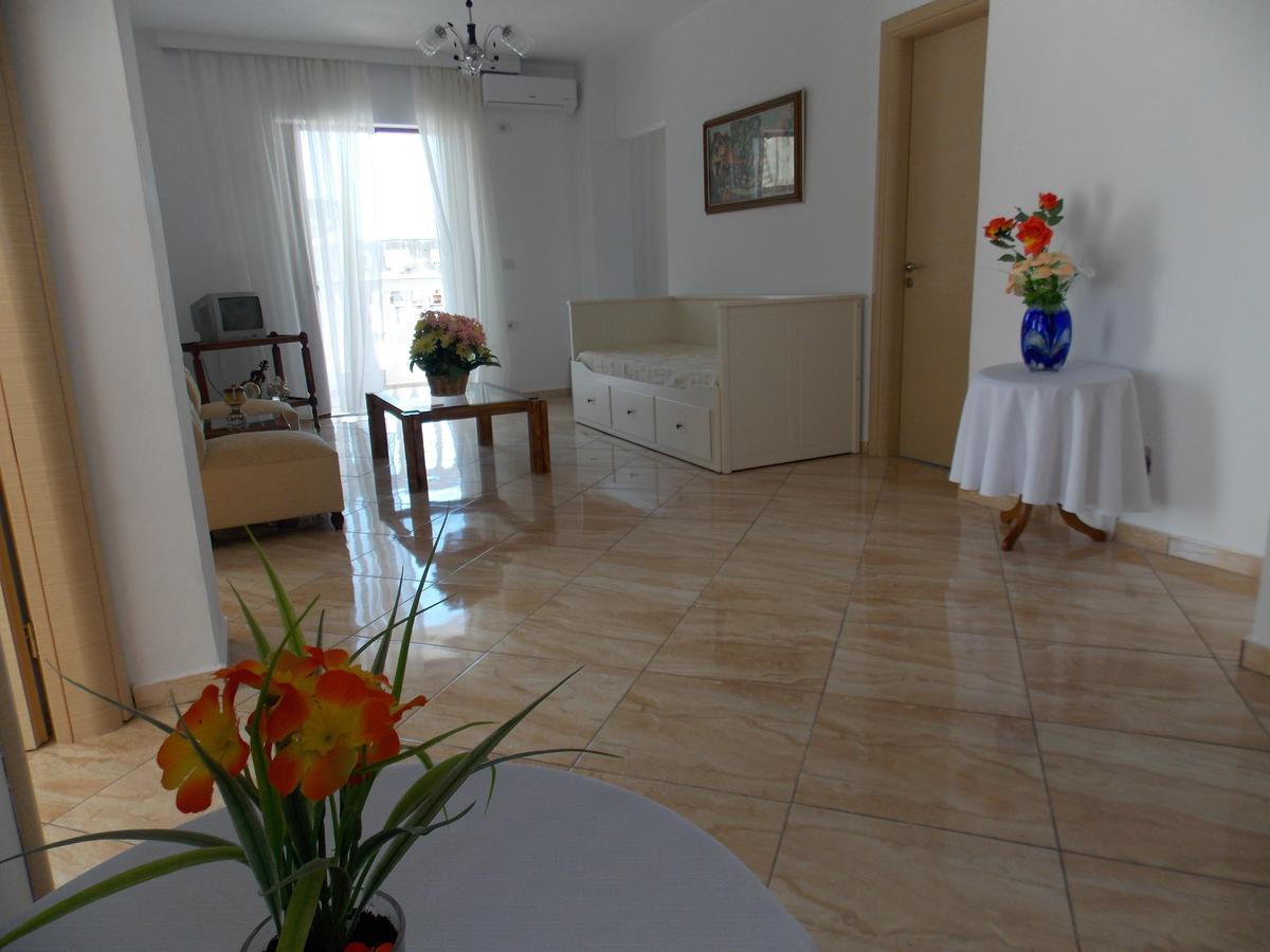 Zeta'S Apartments ซารานเดอ ภายนอก รูปภาพ