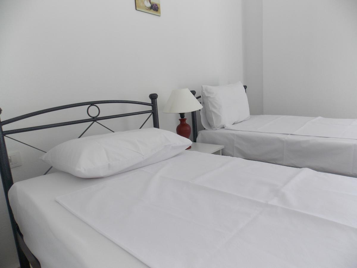 Zeta'S Apartments ซารานเดอ ภายนอก รูปภาพ
