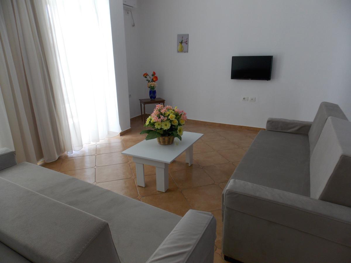 Zeta'S Apartments ซารานเดอ ภายนอก รูปภาพ
